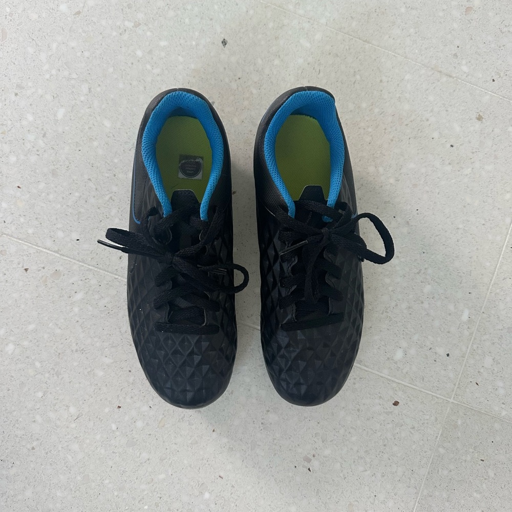 Nike Boys Soccer Cleats - SZ 2